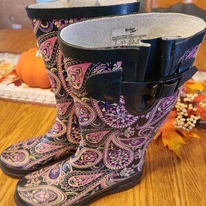 Size 7 Western Chief high top rubber boots in Wild Paisley print